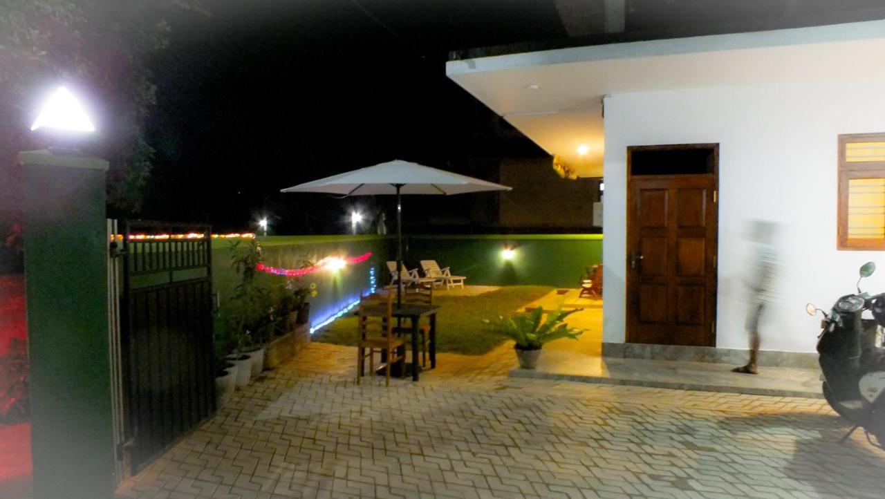 Villa Tanzanite Hikkaduwa Luaran gambar